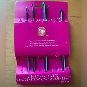 4 Crochet hooks